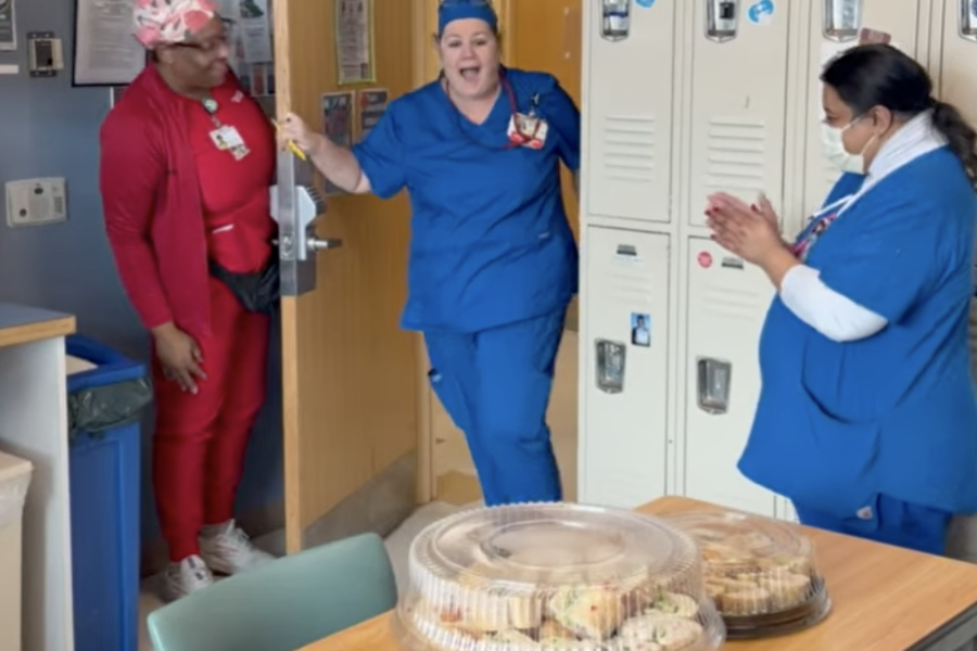 Rosemarie Martinez, RN, celebrating her 25th anniversary at Temple Health.