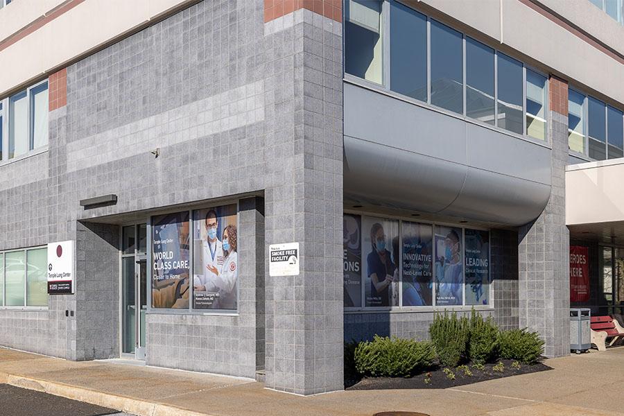 View of Temple Lung Center at Jeanes Campus from outside