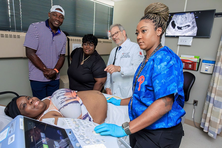 Ryan and Dr. Ludmir join an expecting mom for her ultrasound.