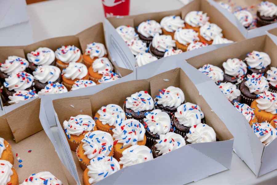 The Veterans Day cupcakes available to Temple Health team members.