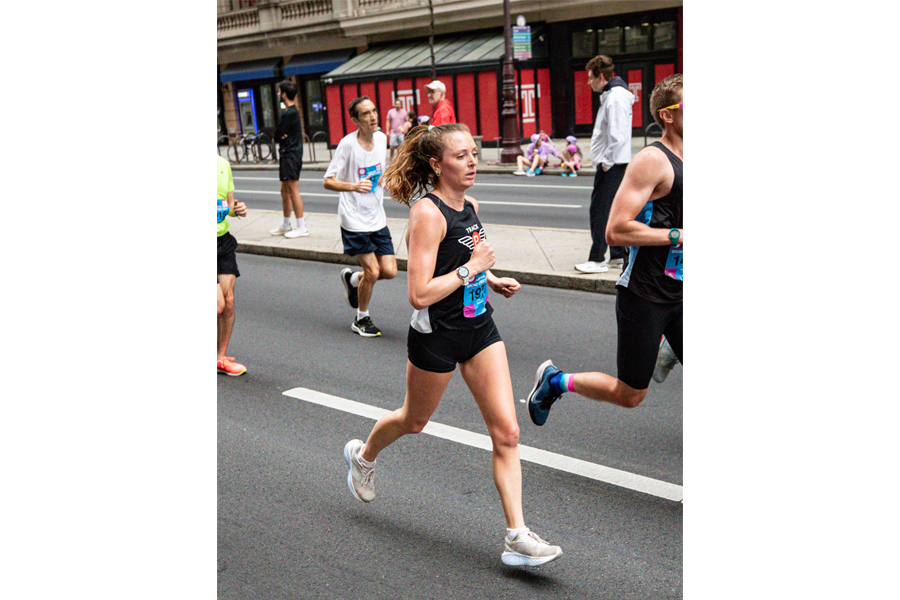 Temple Health patient Brynn Peterson during the Broad Street Run. Photo credit: Francesca Franc.