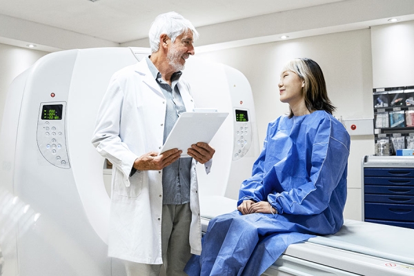 Doctor conducting lung cancer screening
